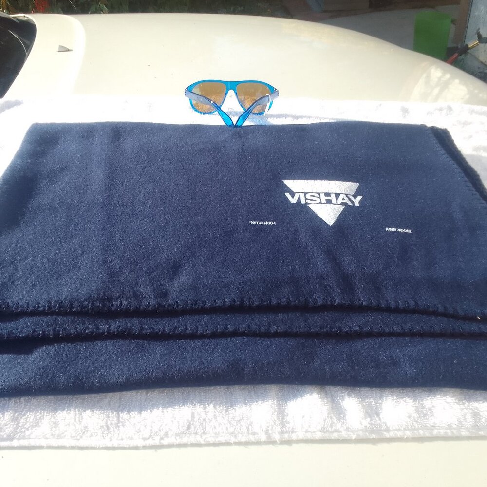 Bundle sunglasses&soft warm blanket throwover brand new 5 colors